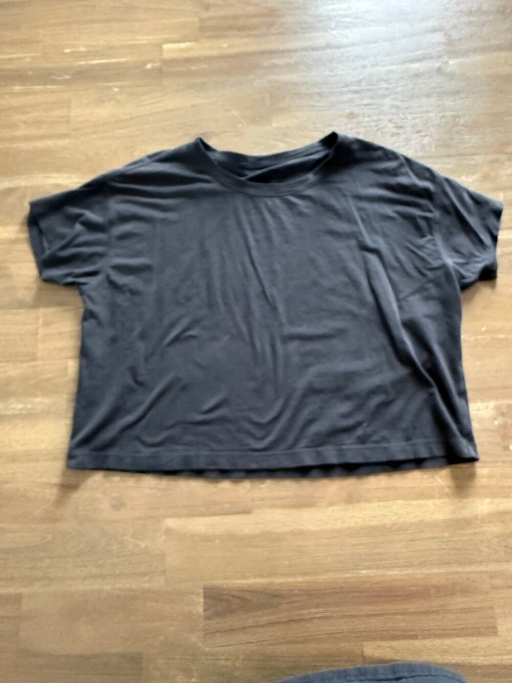 Lululemon Black Crop T-Shirt Small
